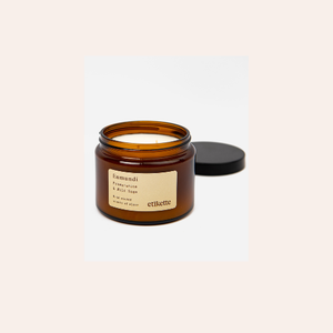 Etikette Soy Candle Eumundi in Pomegranate & Wild Sage